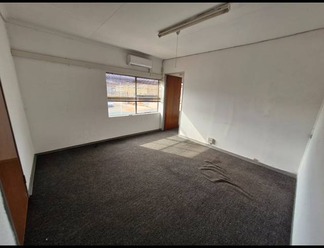 257M² FACTORY TO LET IN JET PARK